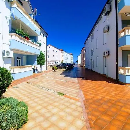 On The Apartment Srima