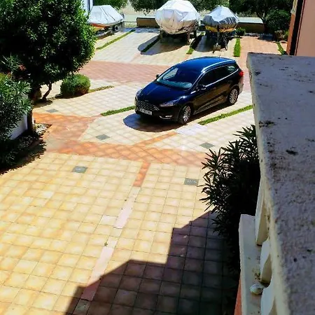 On The Apartment Srima