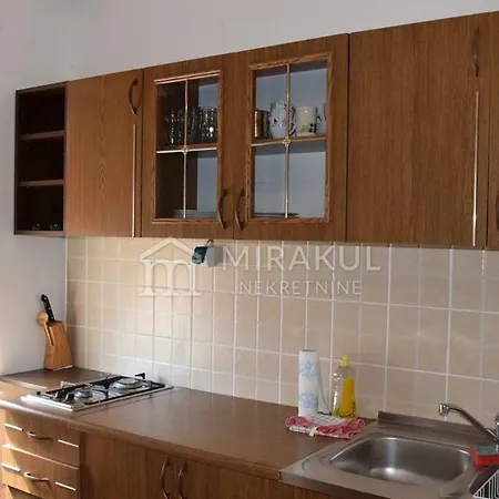Apartment On The Srima